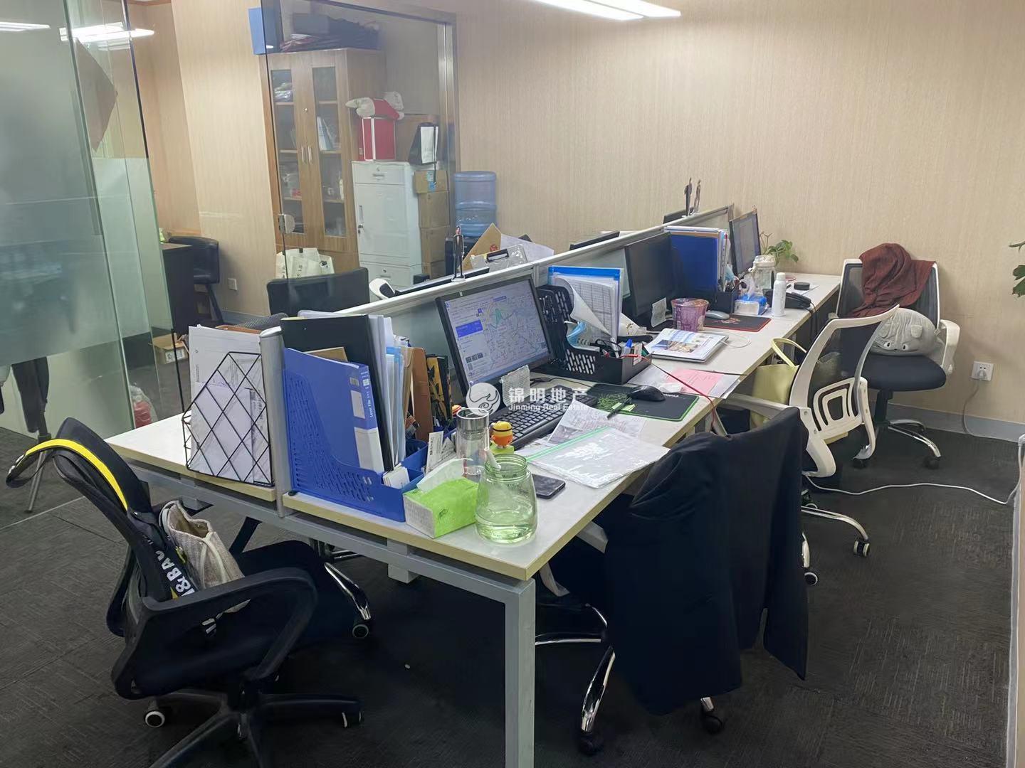 南京西路仲益大厦65平米写字楼出租